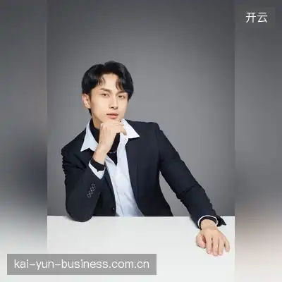 刘璨荷